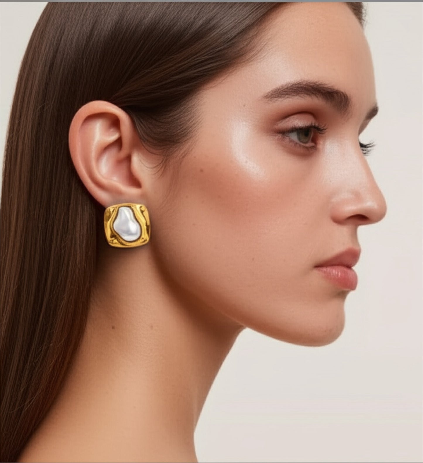 Lili Earrings - Pearl