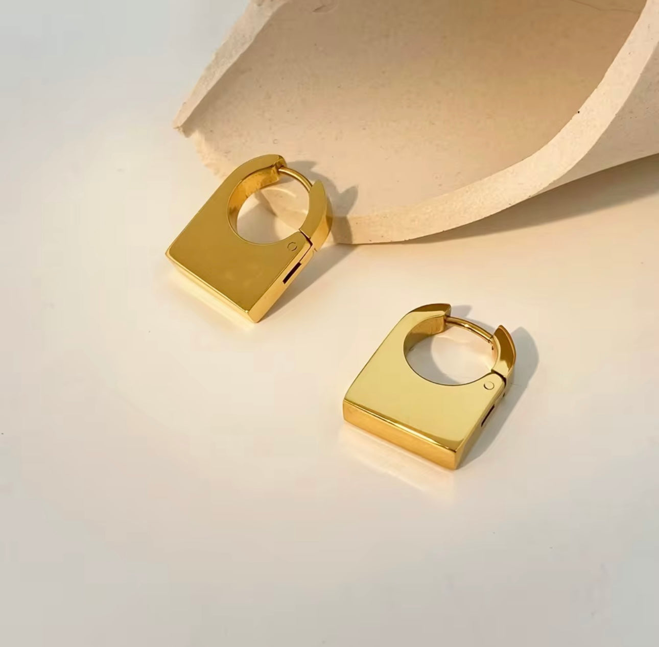Cassidy Square Huggies-18K Gold