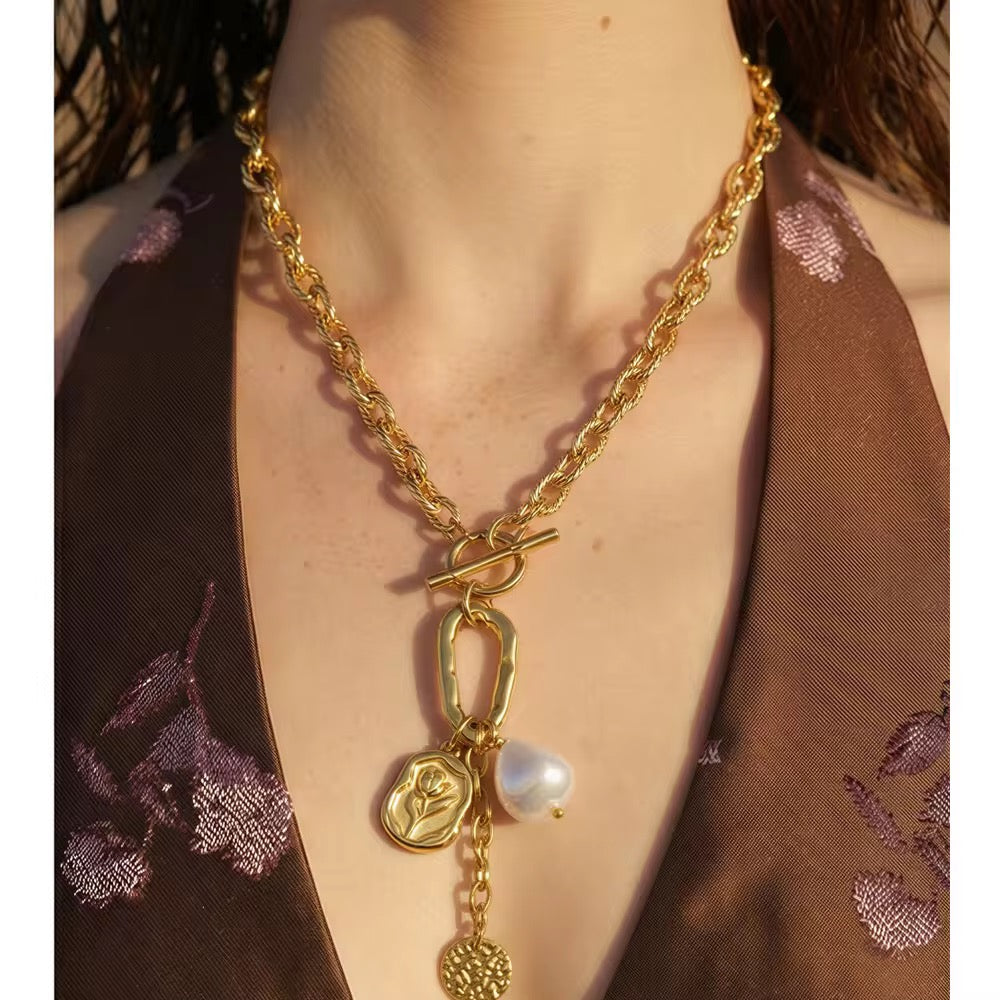 Devine Bloom Necklace